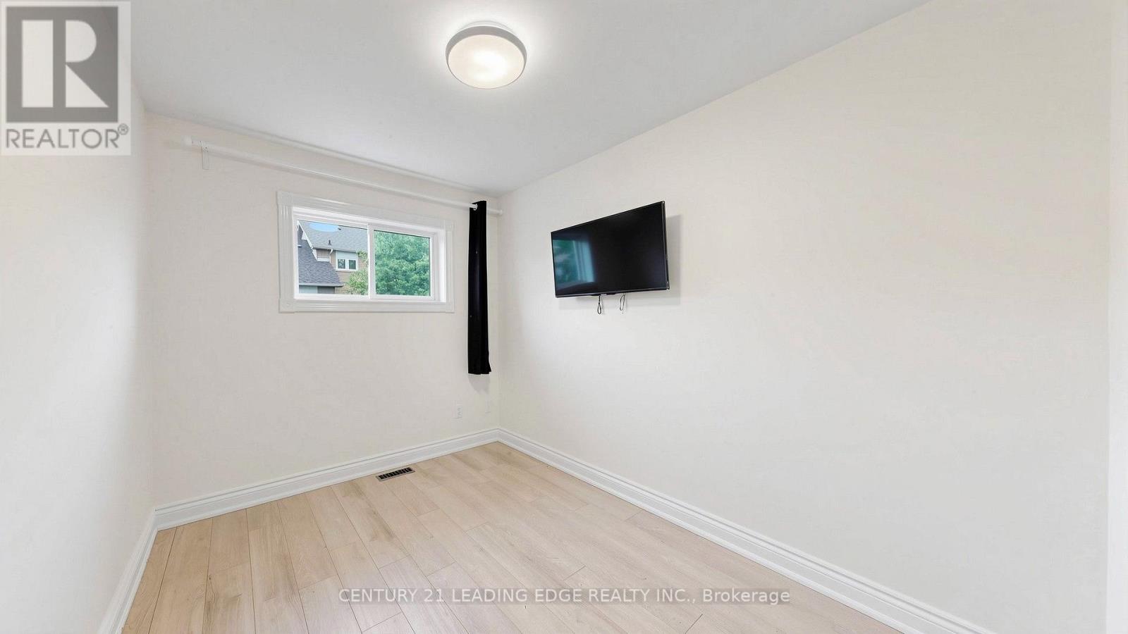 209 KELSO CRESCENT - Image 32