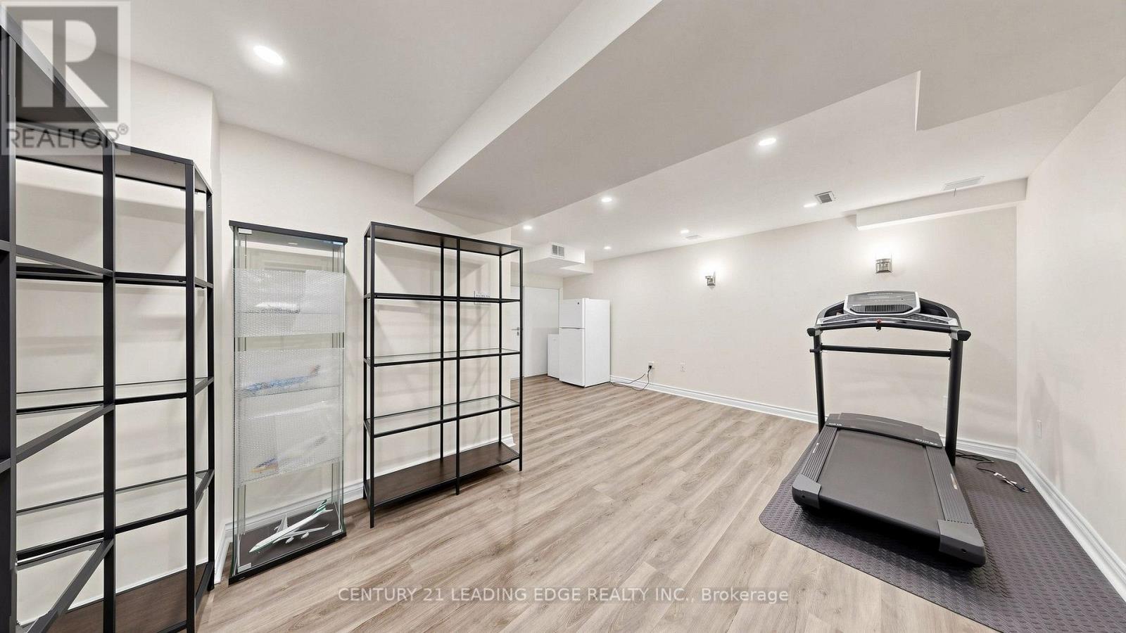 209 KELSO CRESCENT - 38