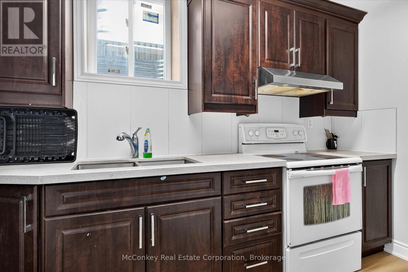 609 ACKERMAN CRESCENT - 40