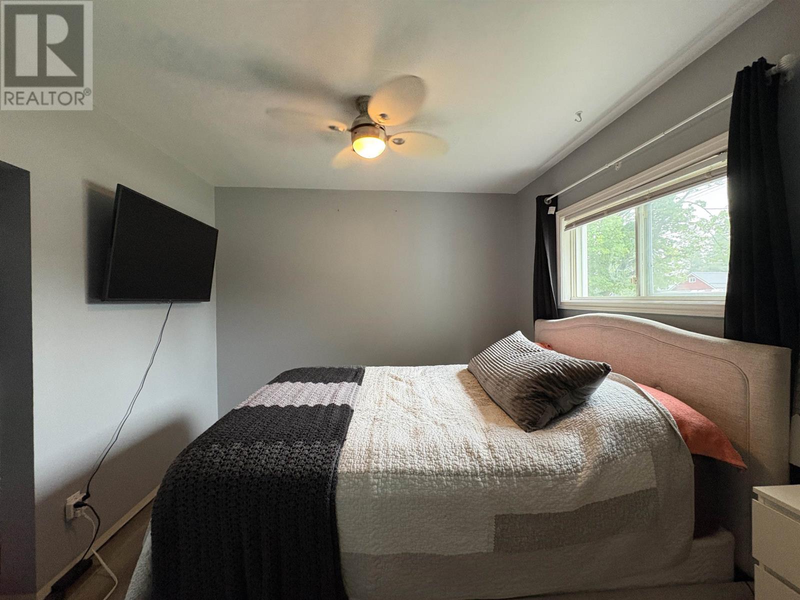 905 Portage AVE N - 11
