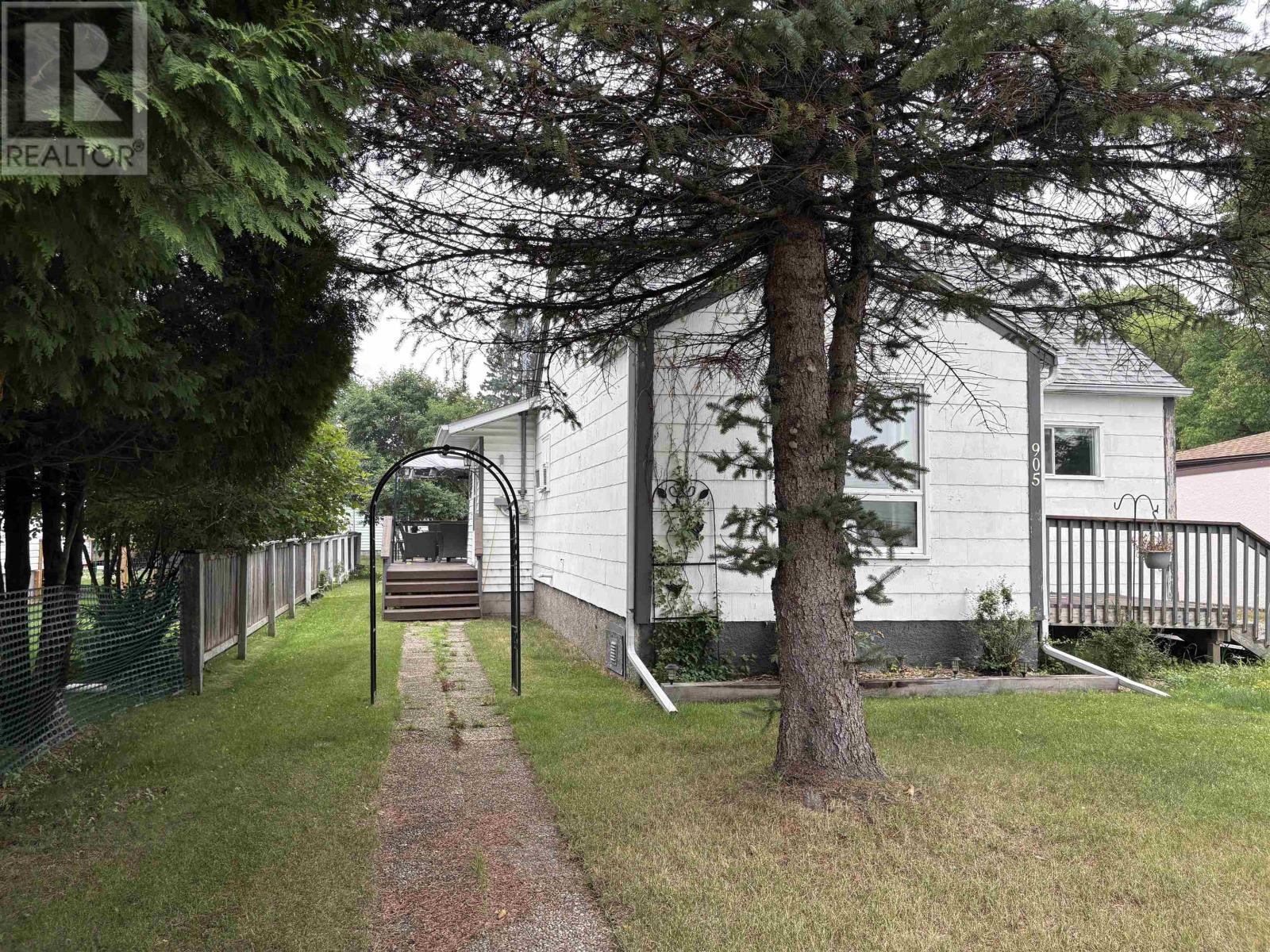 905 Portage AVE N - 30