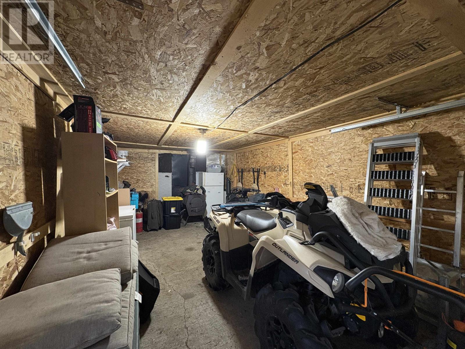 905 Portage AVE N - 22