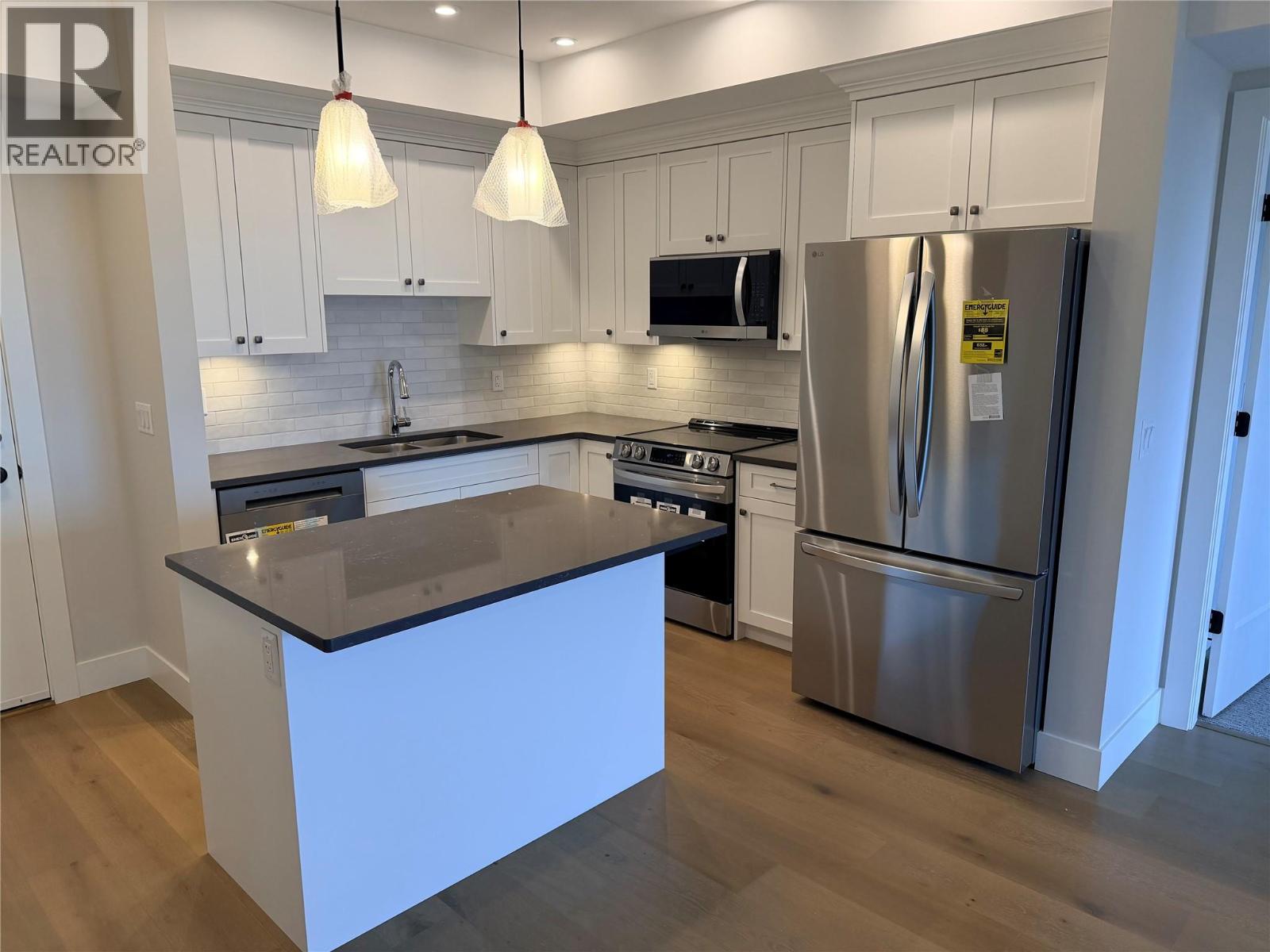 #307 2171 Van Horne Drive - 2