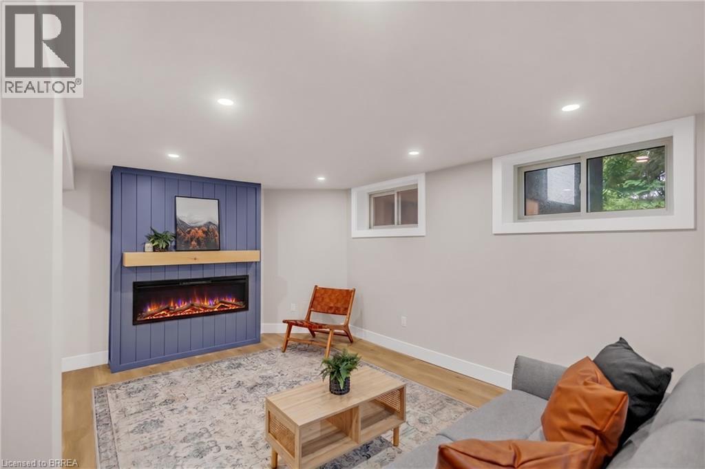 44 TYRELL Street - 28