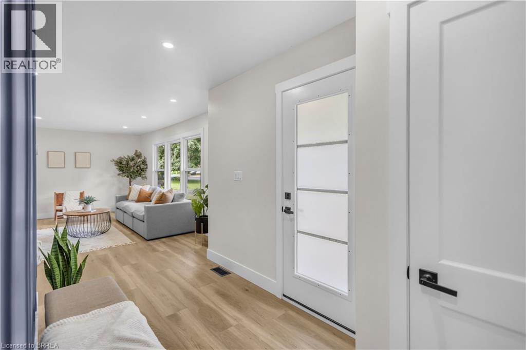 44 TYRELL Street - 4