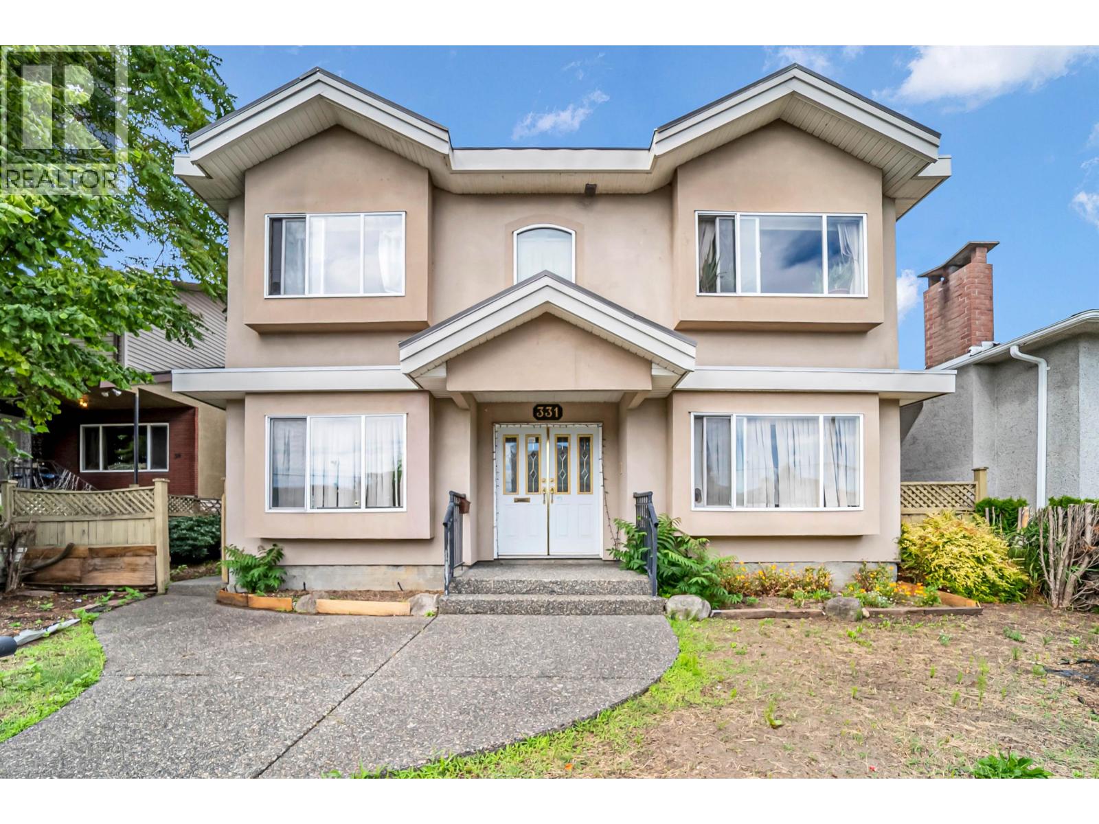 8 Bed, 4 Bath House for Sale in Vancouver – 331 E 61ST AVENUE, Vancouver – MLS# R3149158 - Image 3