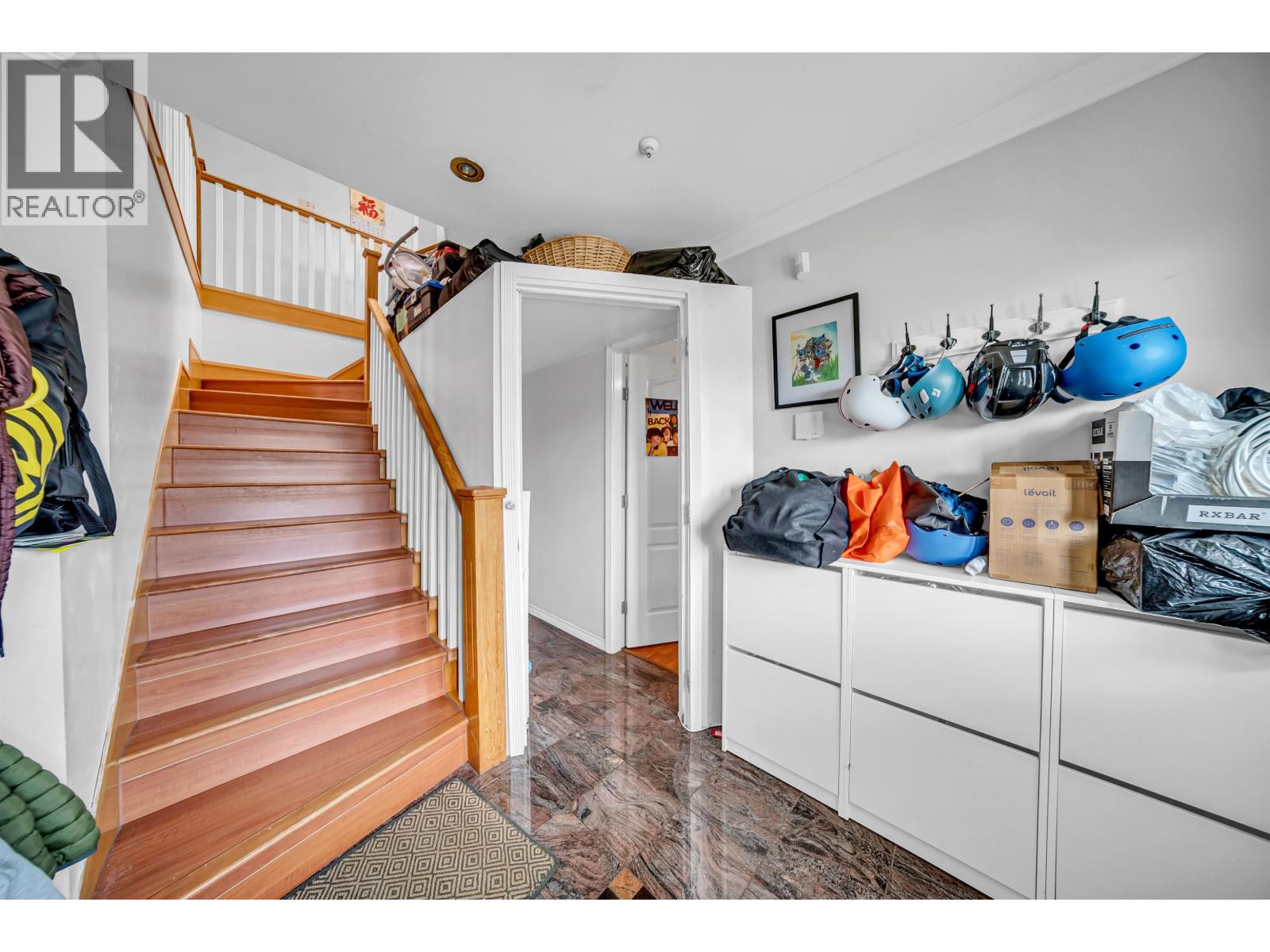 8 Bed, 4 Bath House for Sale in Vancouver – 331 E 61ST AVENUE, Vancouver – MLS# R3149158 - Image 9