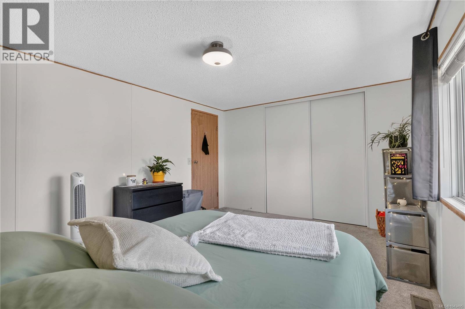 #22 1581 Middle Rd - 21
