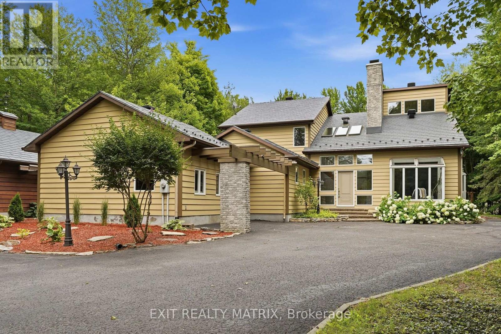 1634 LUCIEN STREET - 2