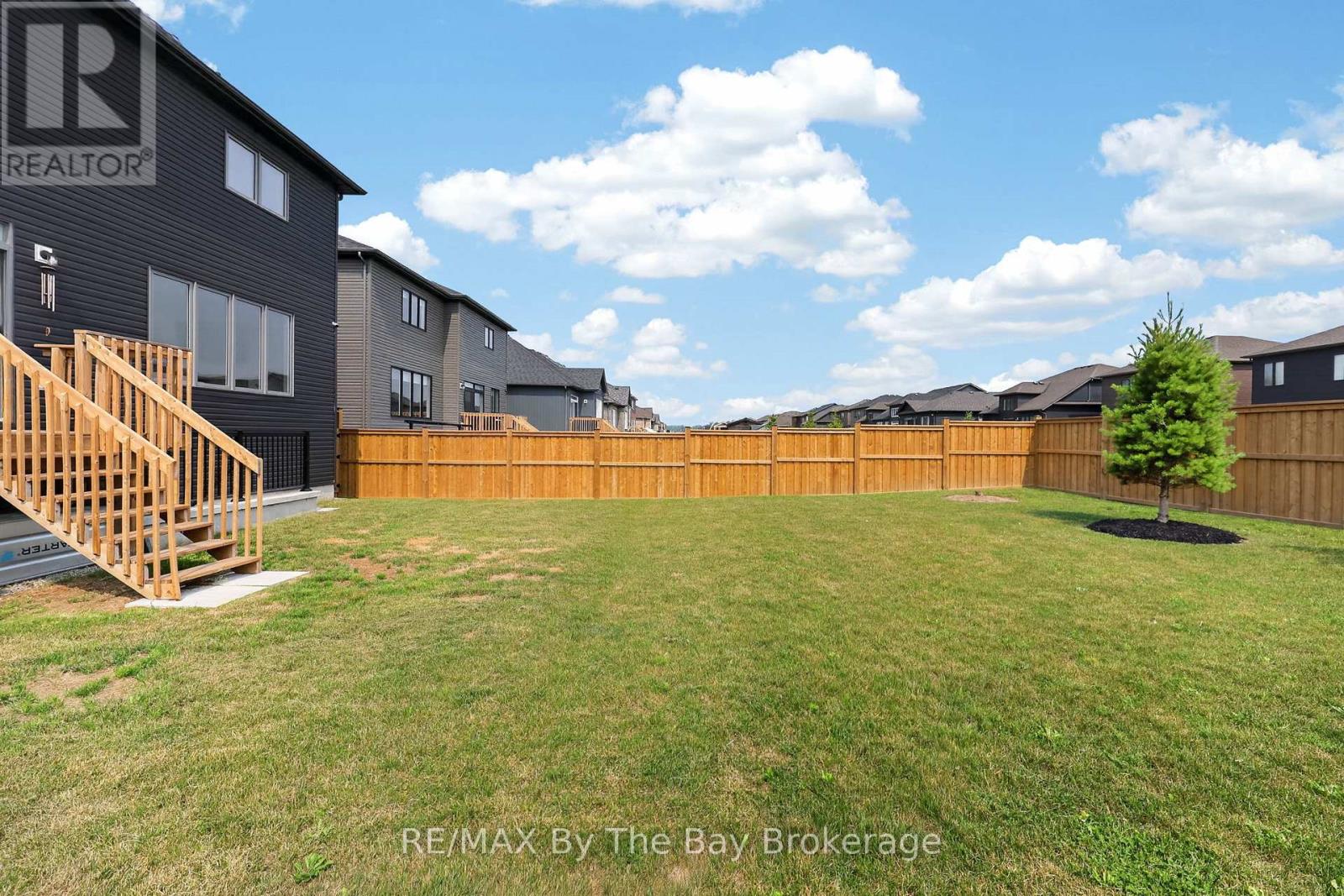 222 MAPLESIDE DRIVE - Image 33