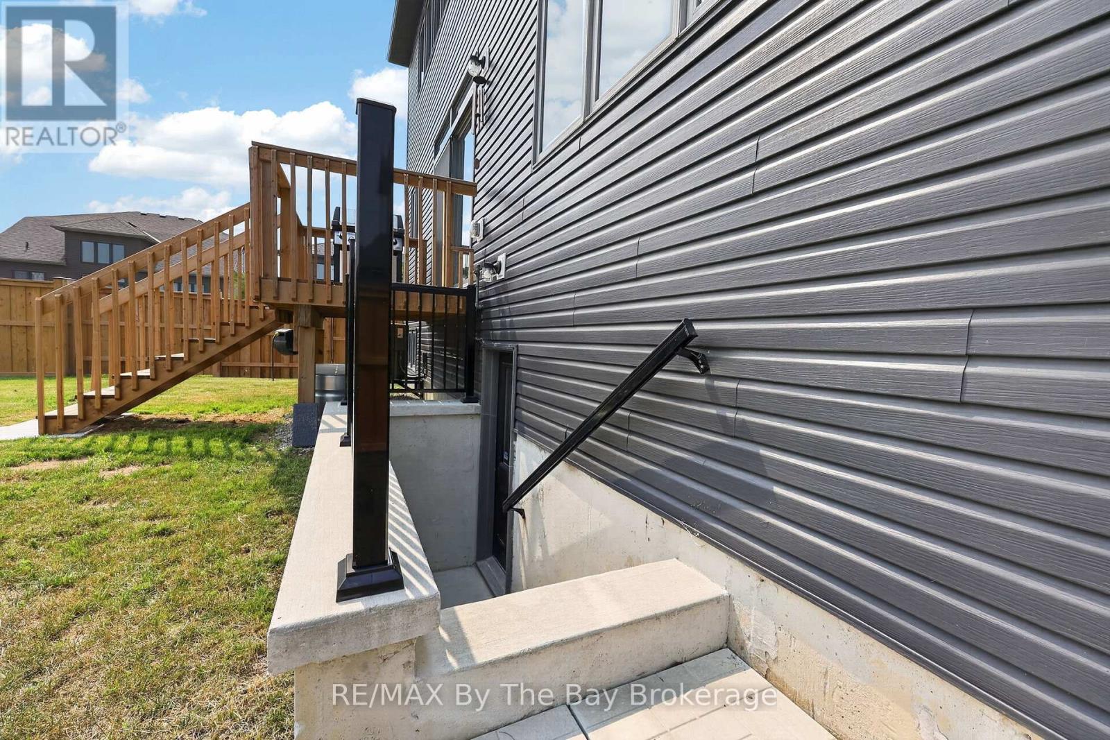 222 MAPLESIDE DRIVE - Image 36