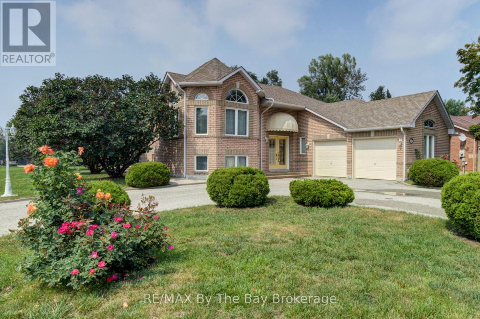 452 RAMBLEWOOD DRIVE - 1