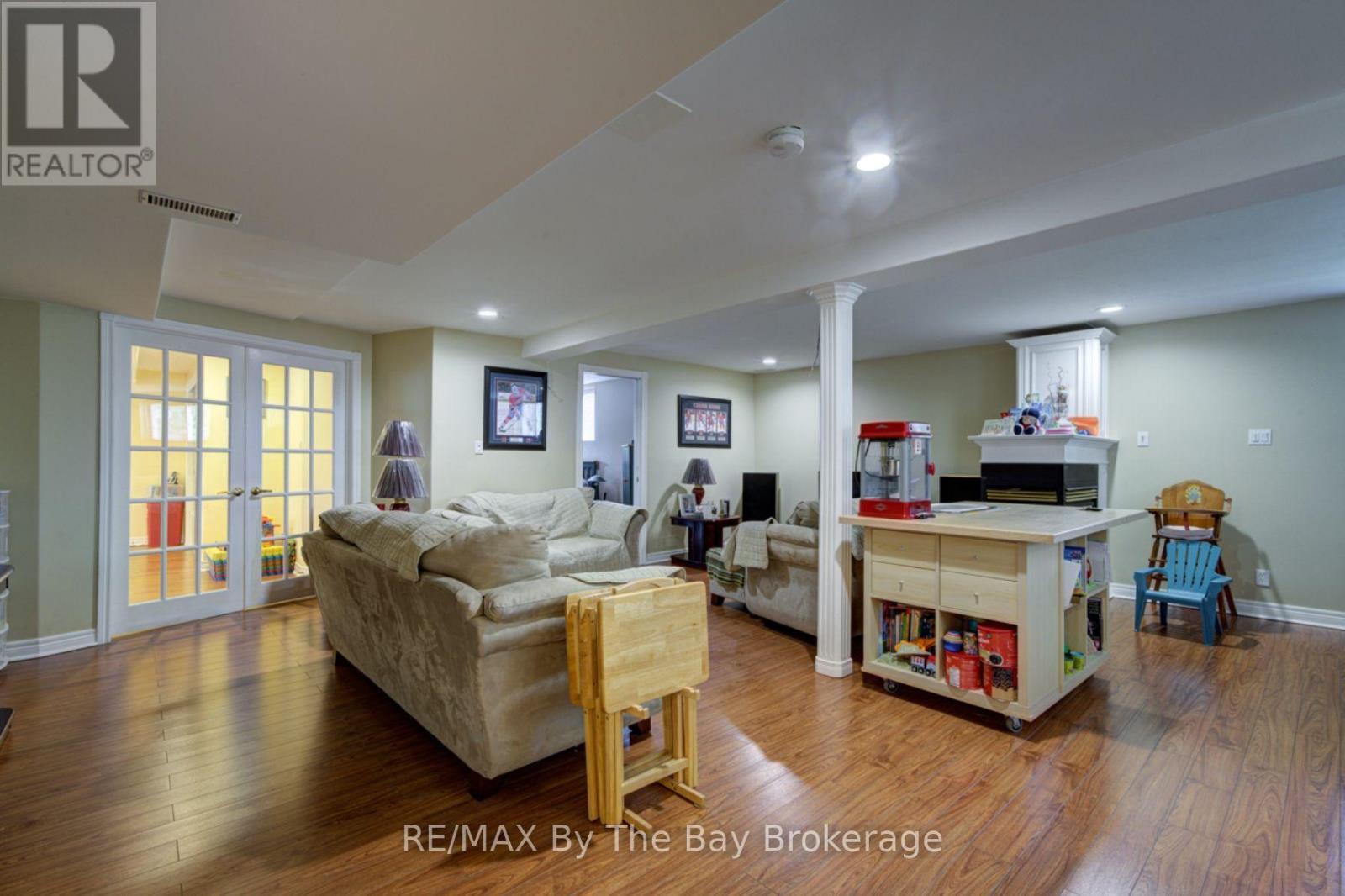452 RAMBLEWOOD DRIVE - 25