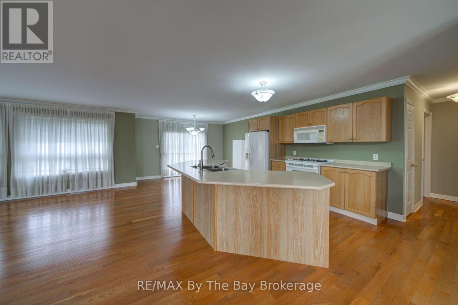 452 RAMBLEWOOD DRIVE - 3