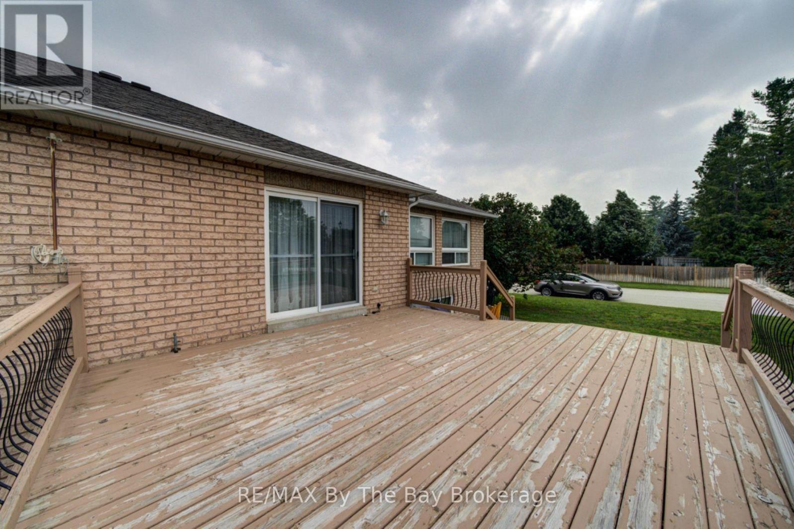 452 RAMBLEWOOD DRIVE - 36