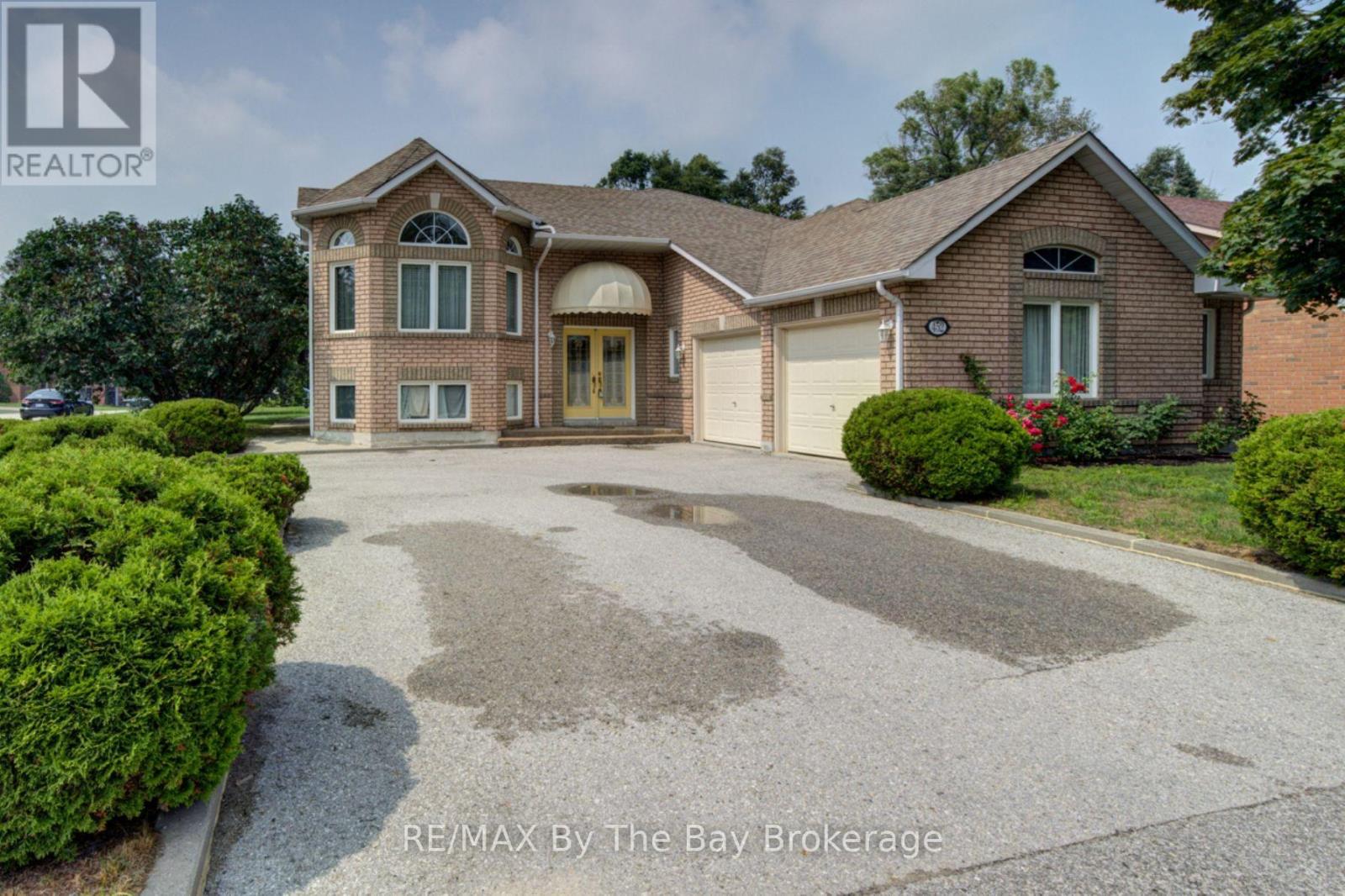 452 RAMBLEWOOD DRIVE - 39