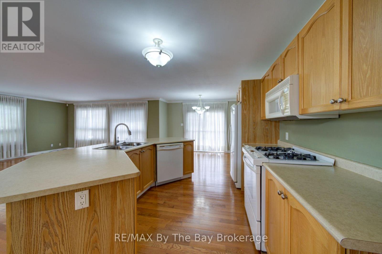 452 RAMBLEWOOD DRIVE - 6