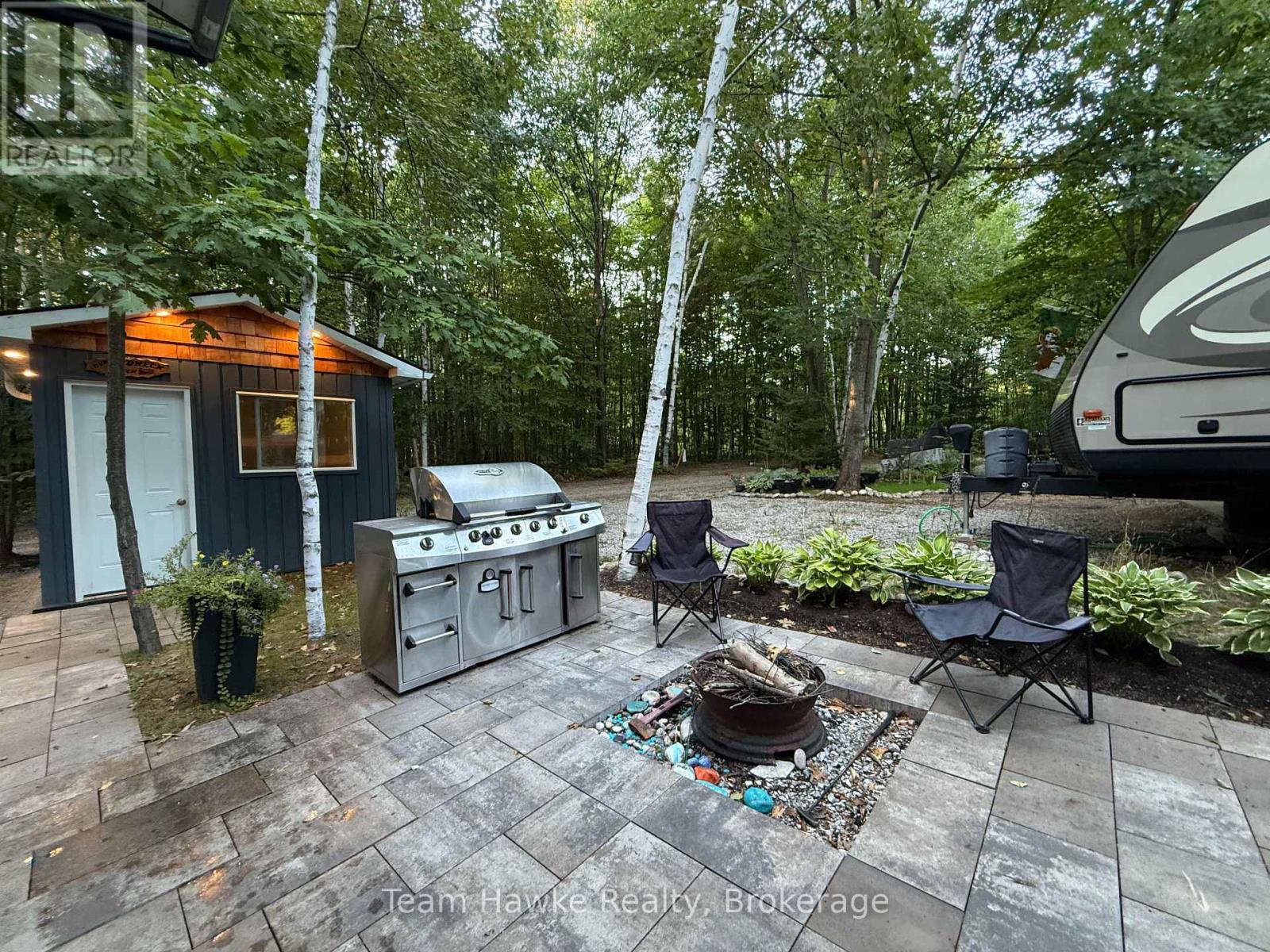 #104 2920 OLD PENETANGUISHENE ROAD - 17