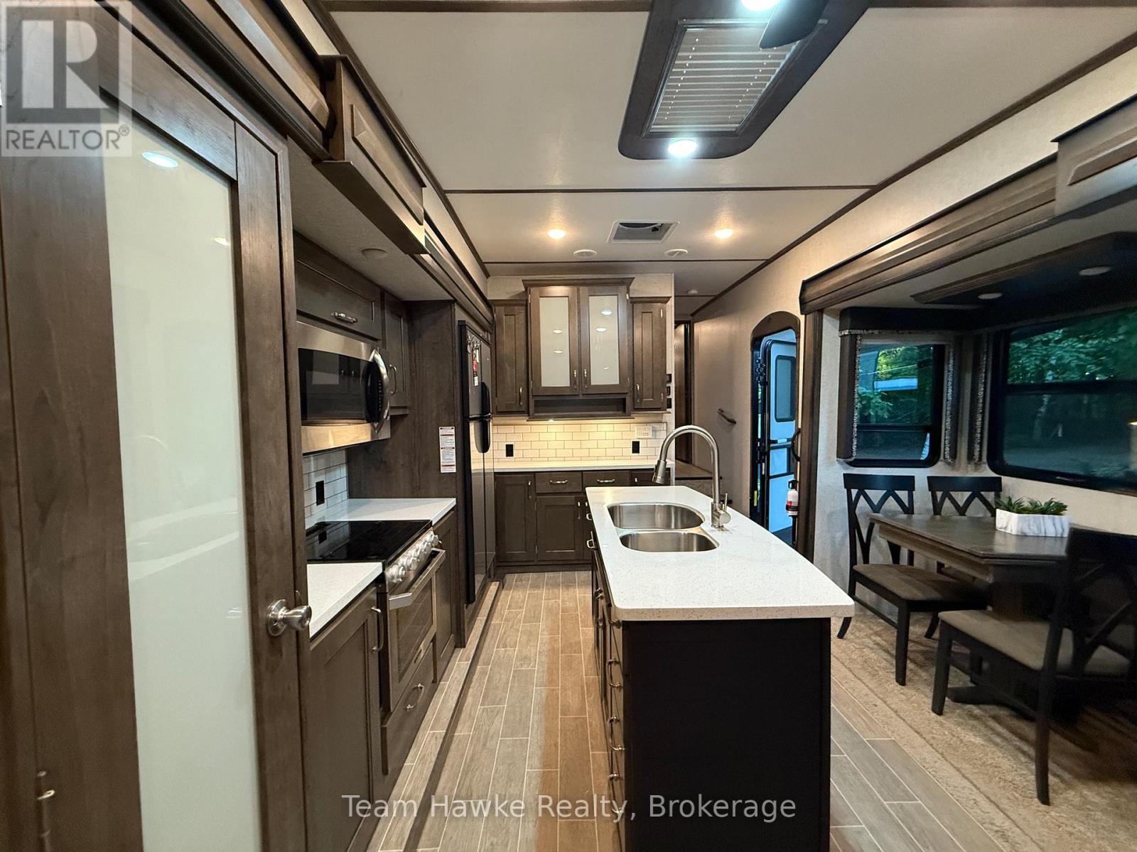 #104 2920 OLD PENETANGUISHENE ROAD - 3
