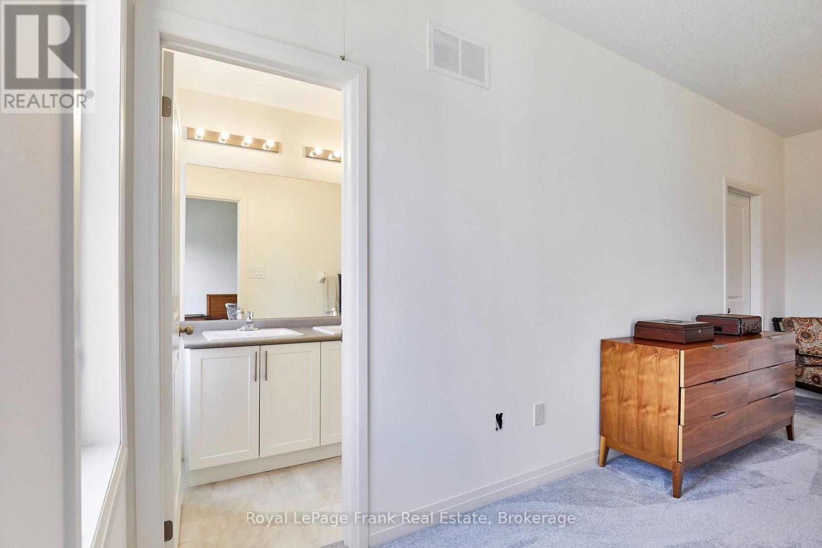 26 CLARINGTON BOULEVARD - 15