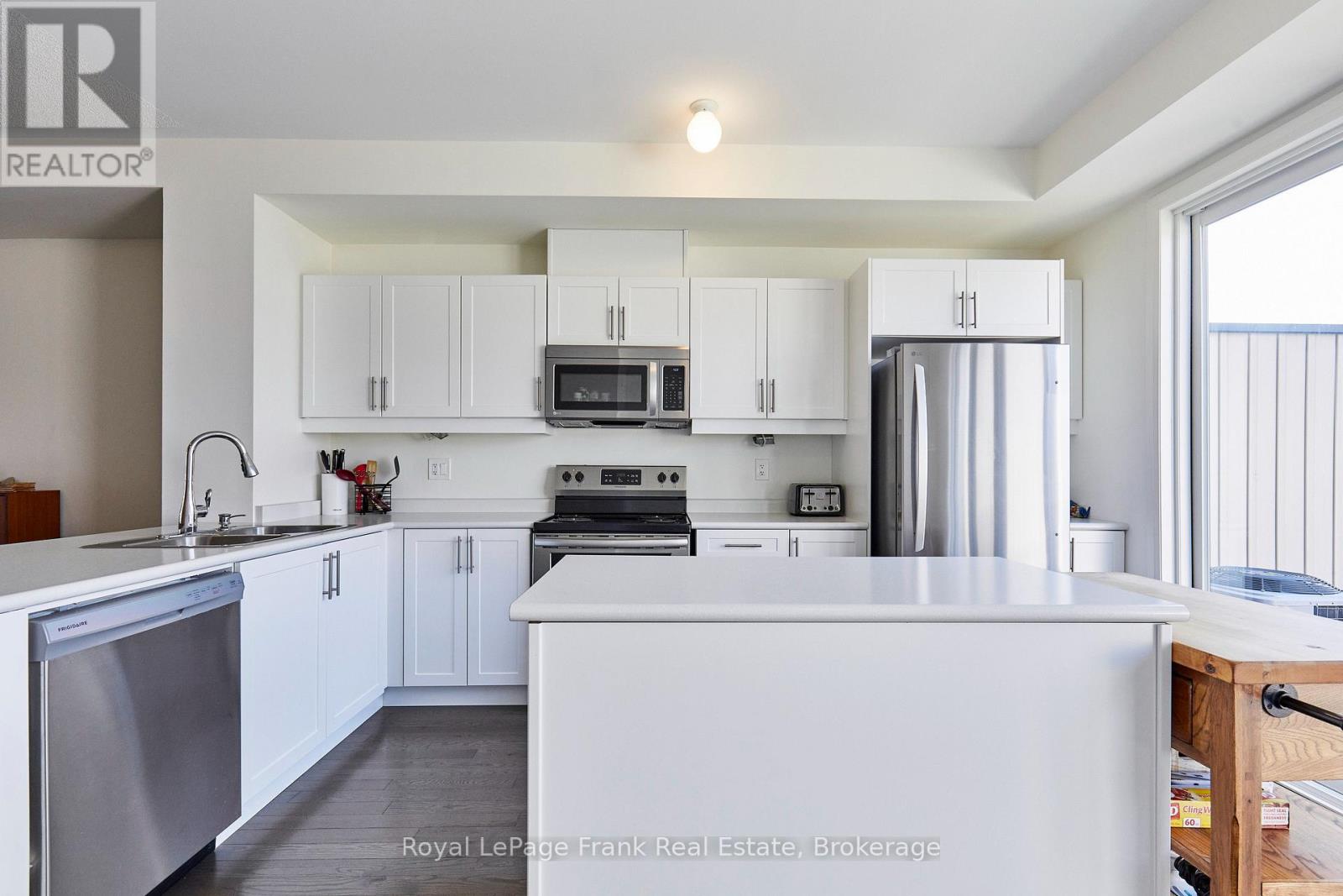 26 CLARINGTON BOULEVARD - 8