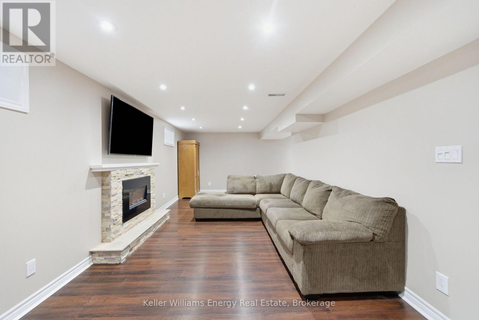 145 MICHAEL BOULEVARD - 22