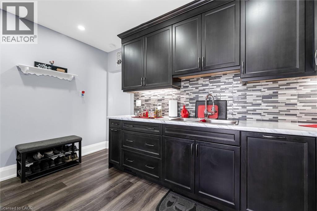 121 EDGEMONT Street N - 14