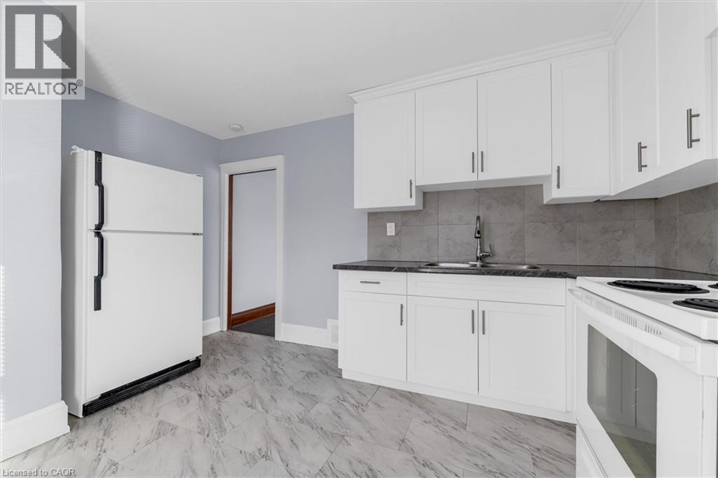 121 EDGEMONT Street N - 16