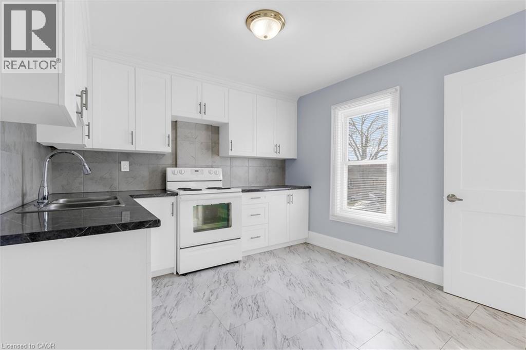 121 EDGEMONT Street N - 17