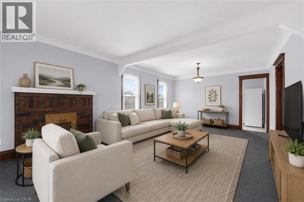 121 EDGEMONT Street N - 19