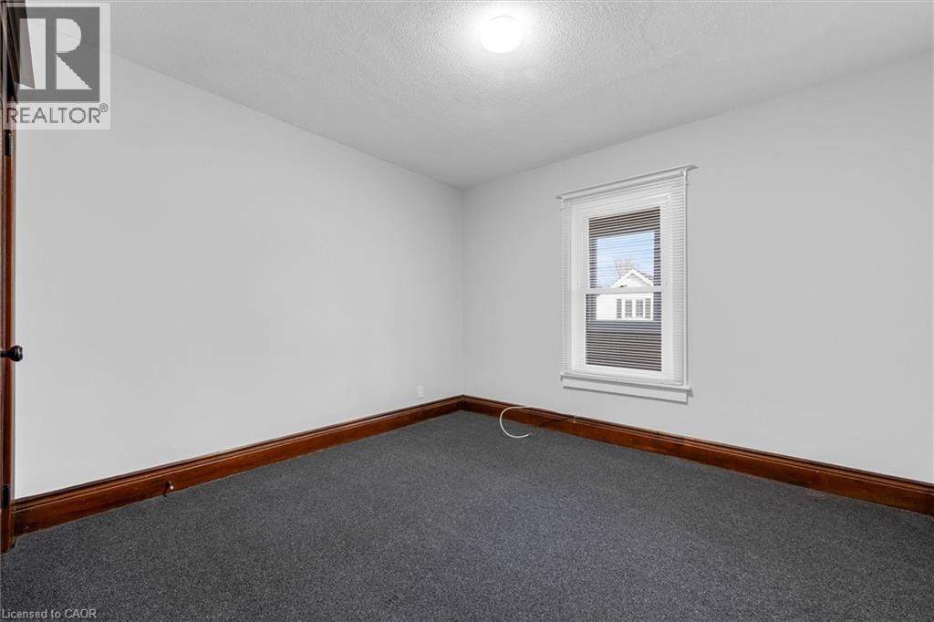 121 EDGEMONT Street N - 25