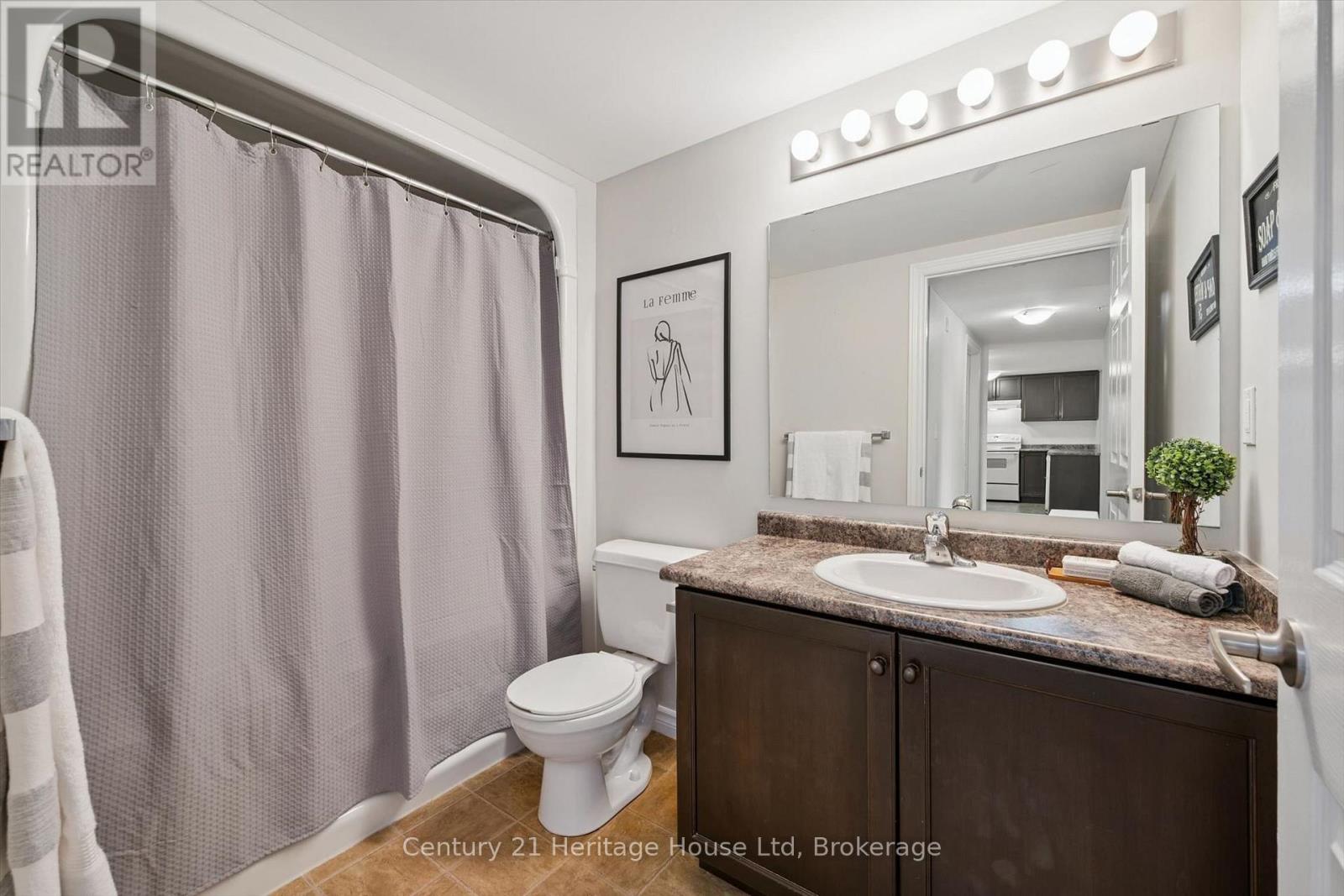 60 LYNNMORE STREET - 15