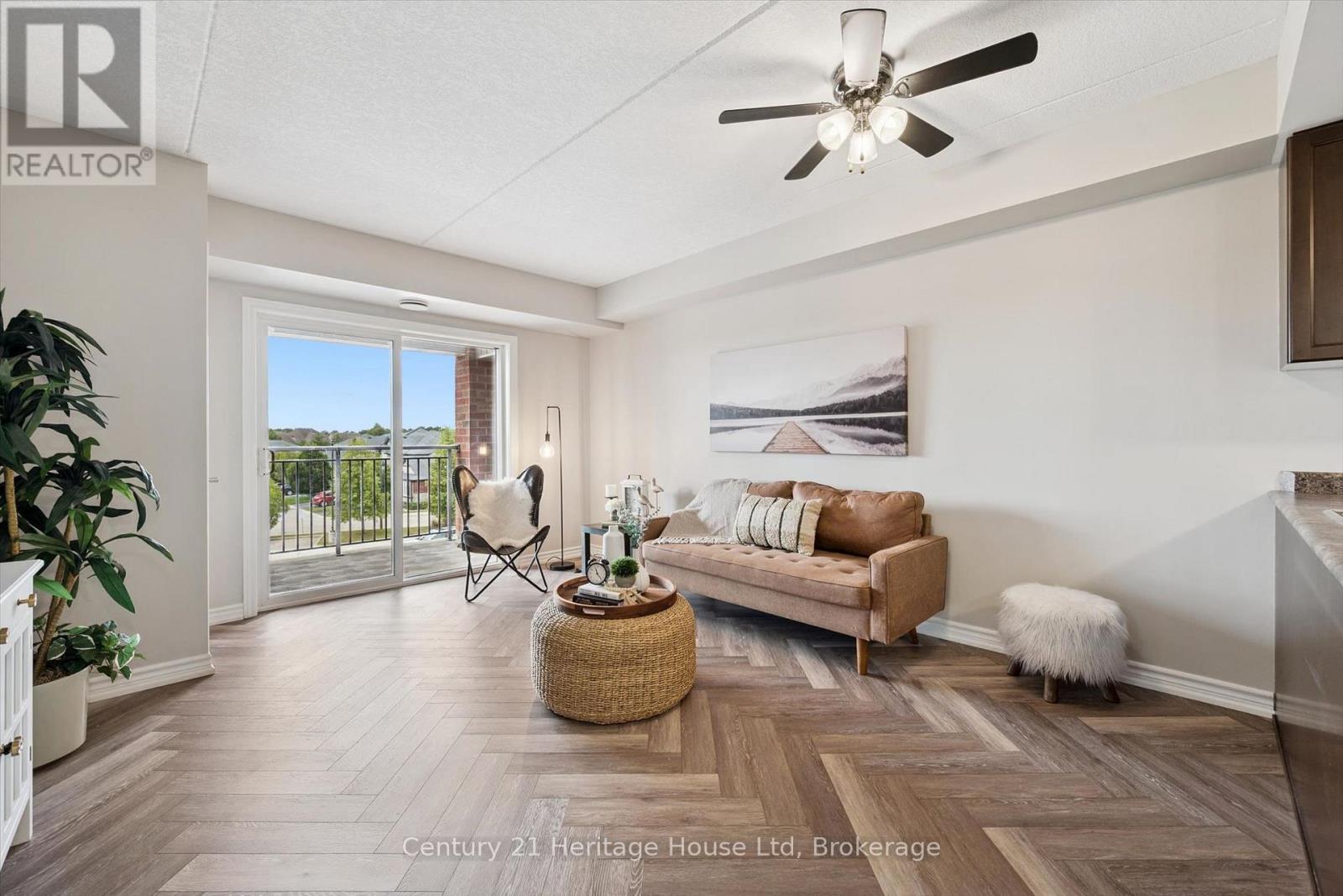 60 LYNNMORE STREET - 2