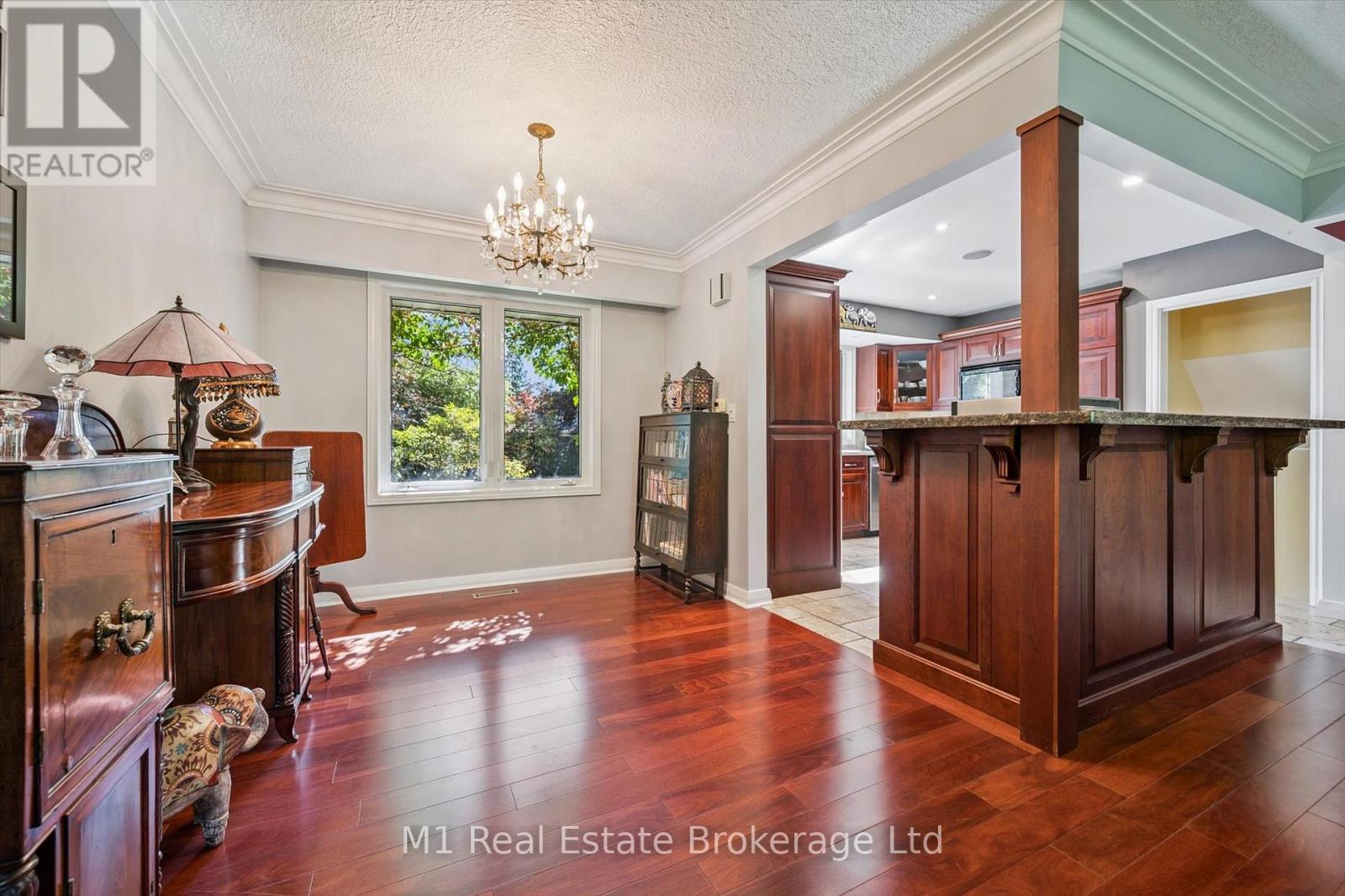 21 GLADSTONE AVENUE - 19
