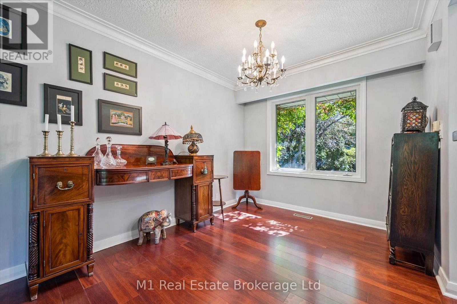 21 GLADSTONE AVENUE - 20