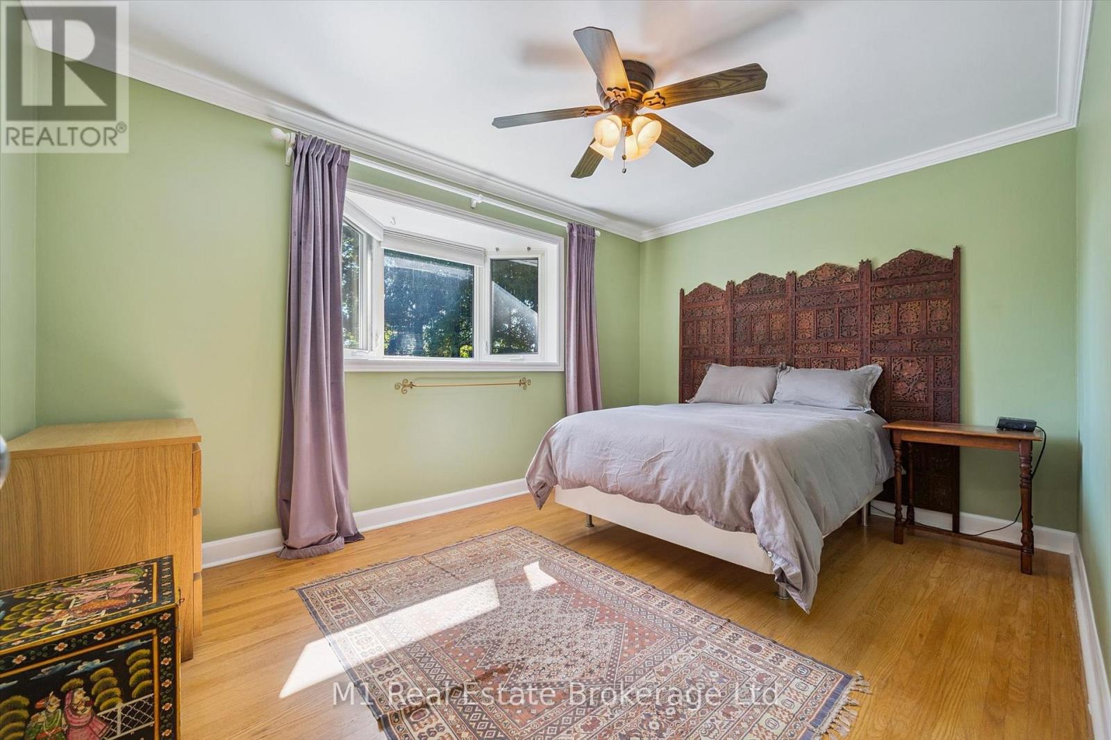 21 GLADSTONE AVENUE - 27