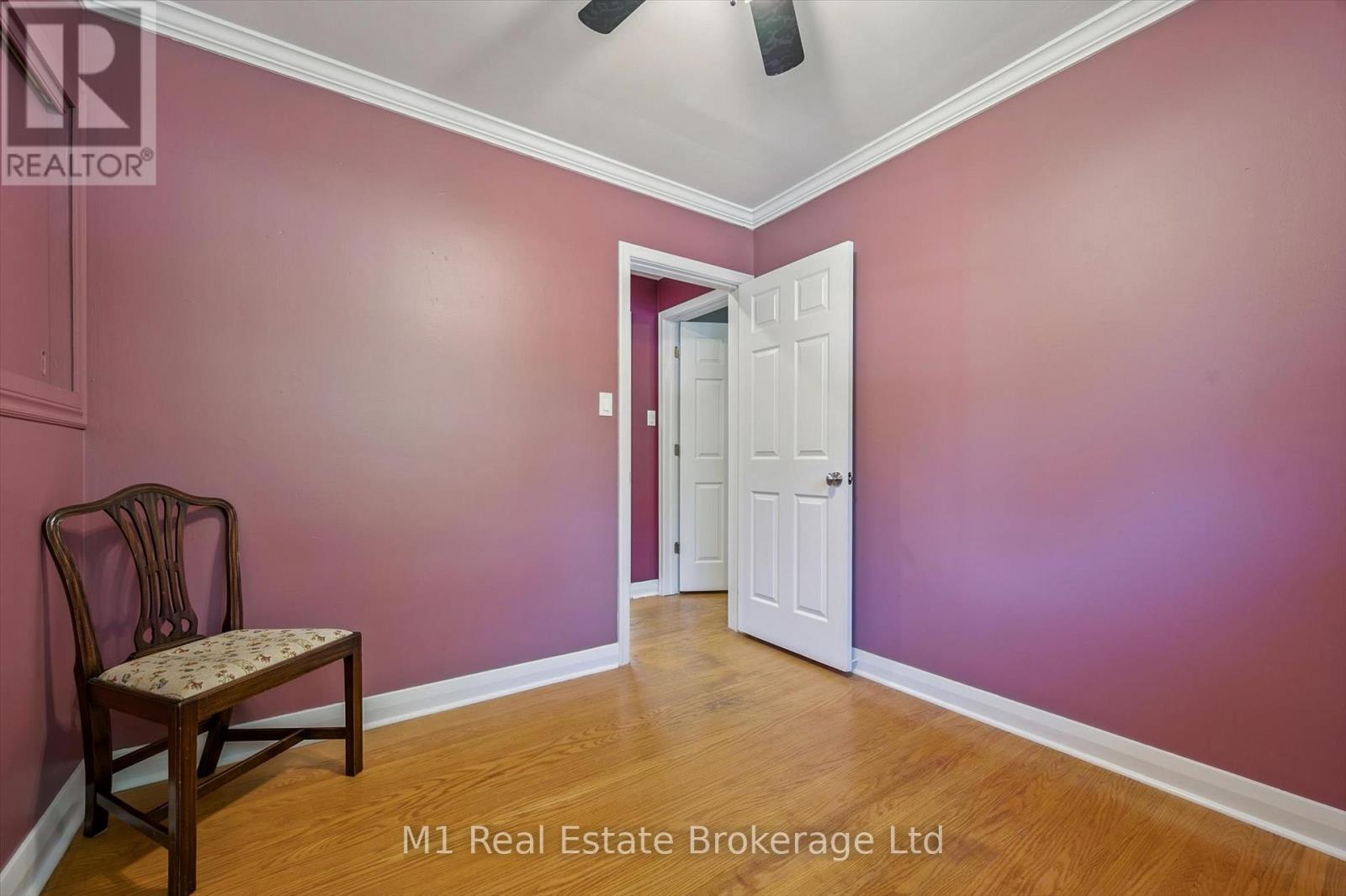 21 GLADSTONE AVENUE - 30