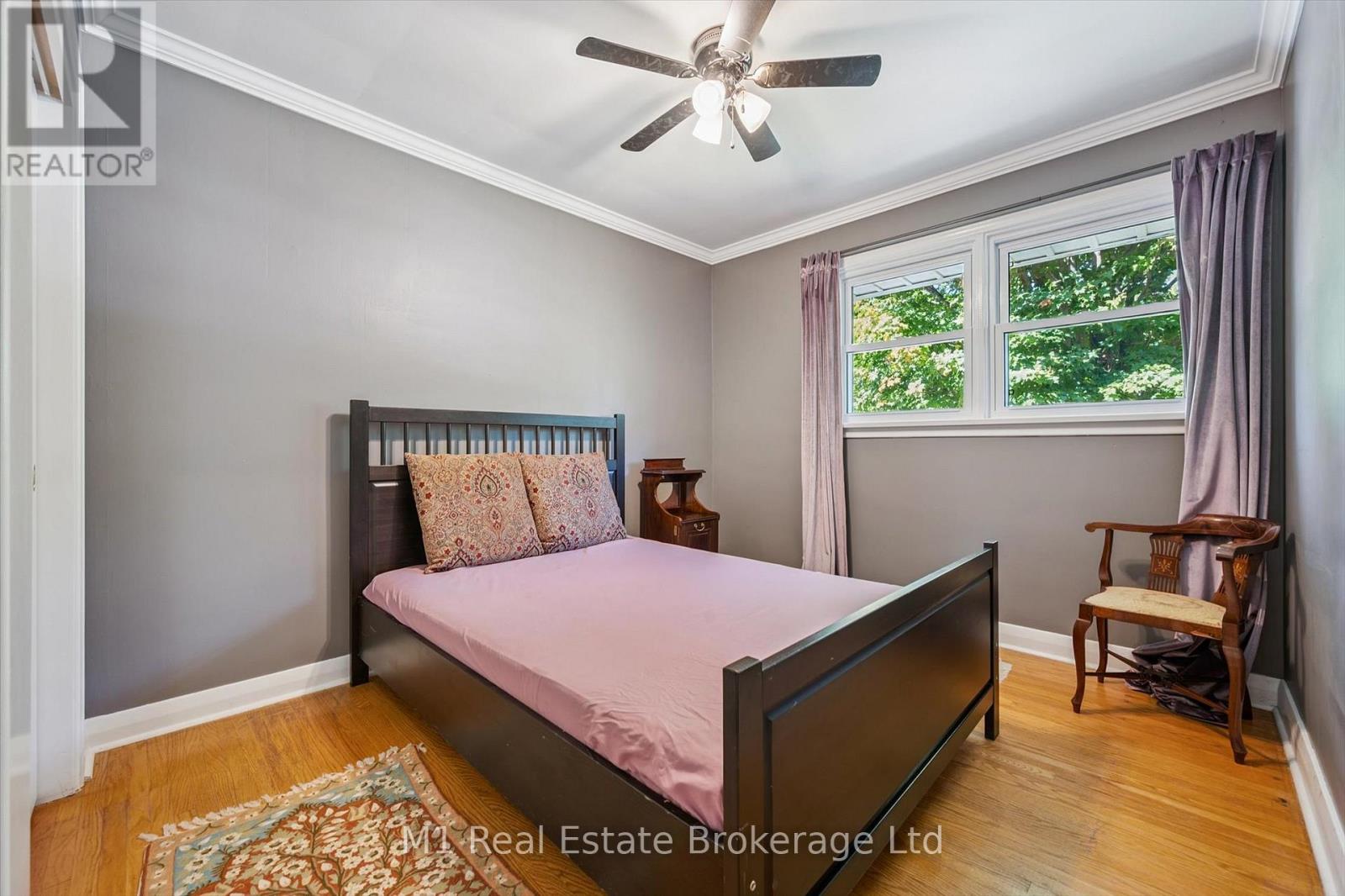 21 GLADSTONE AVENUE - 31