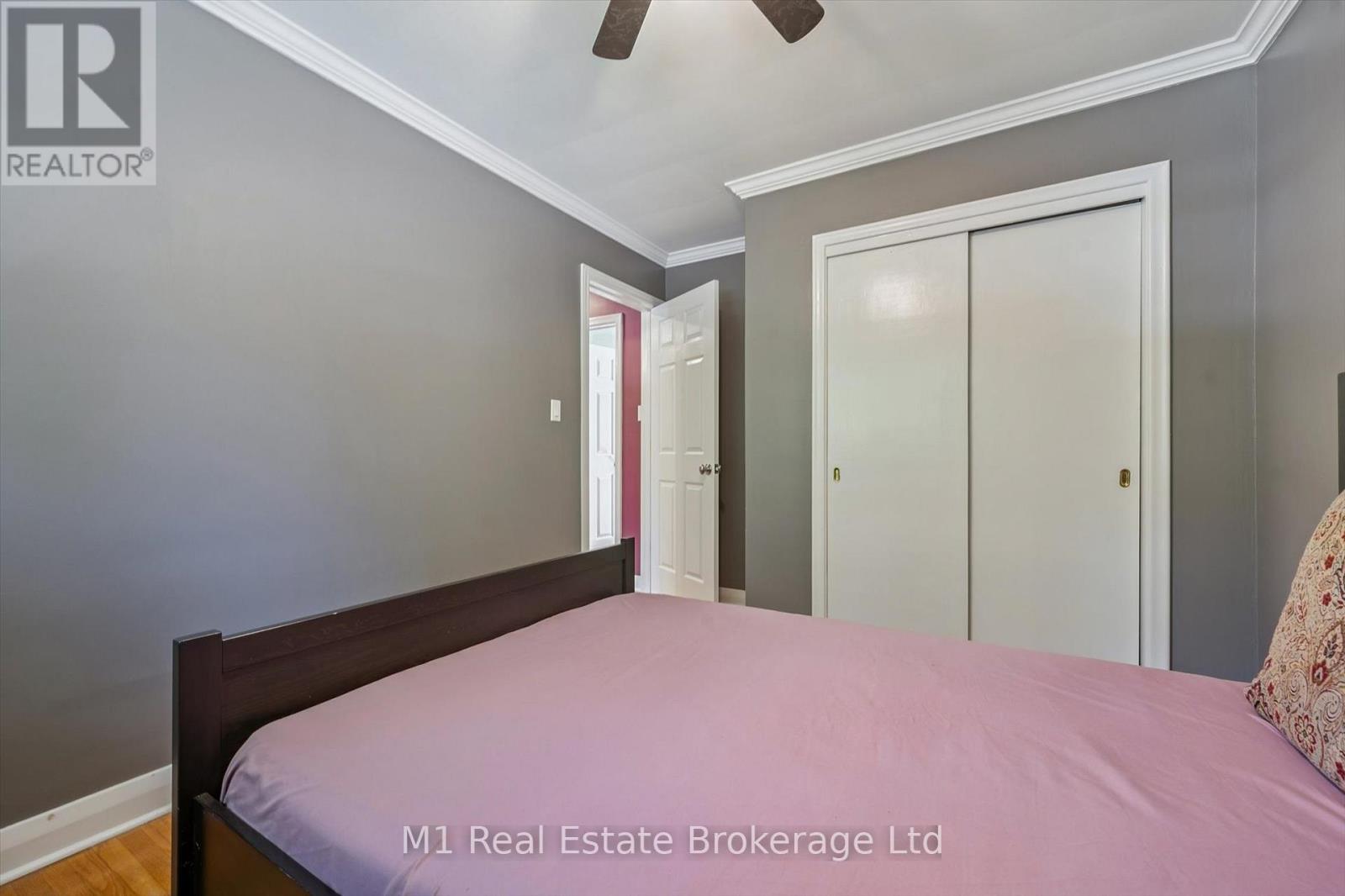 21 GLADSTONE AVENUE - 32