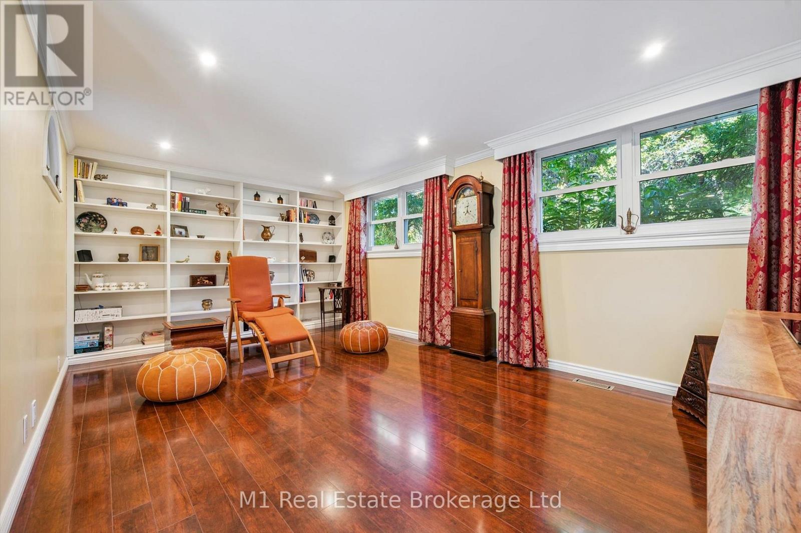 21 GLADSTONE AVENUE - 35