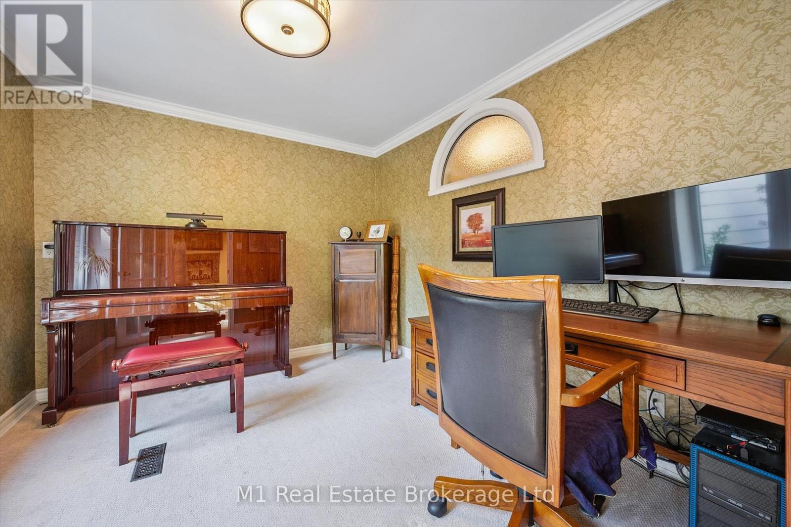 21 GLADSTONE AVENUE - 40