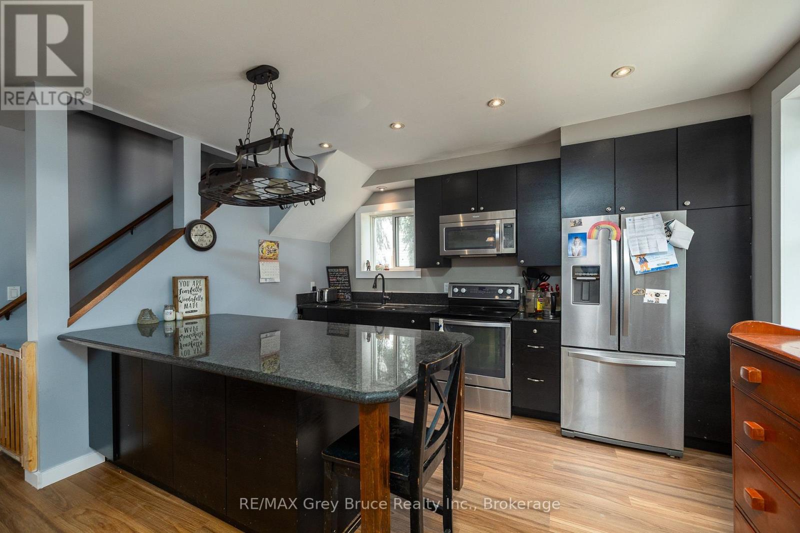 74 YONGE STREET S - 11