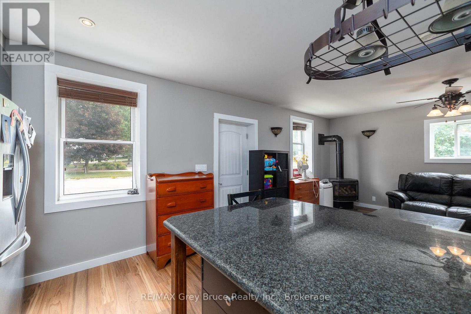 74 YONGE STREET S - 13