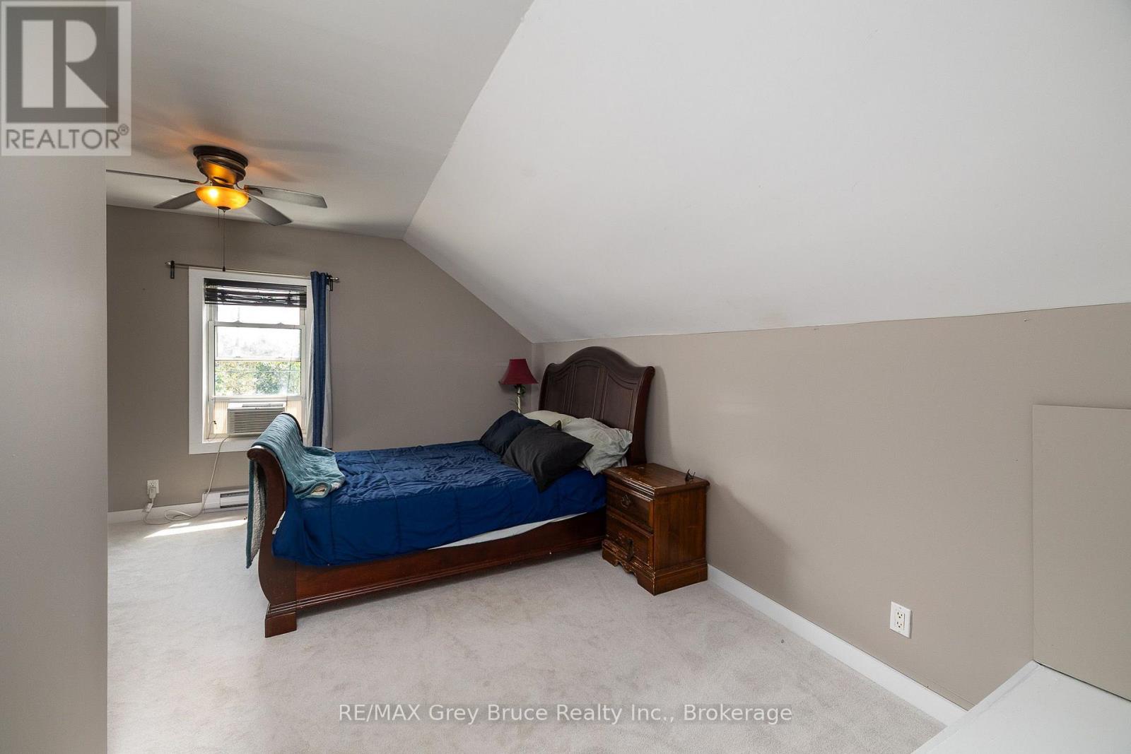74 YONGE STREET S - 23