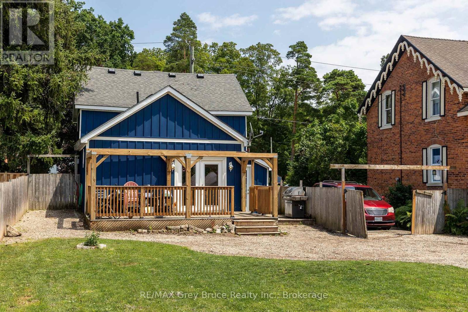 74 YONGE STREET S - 33
