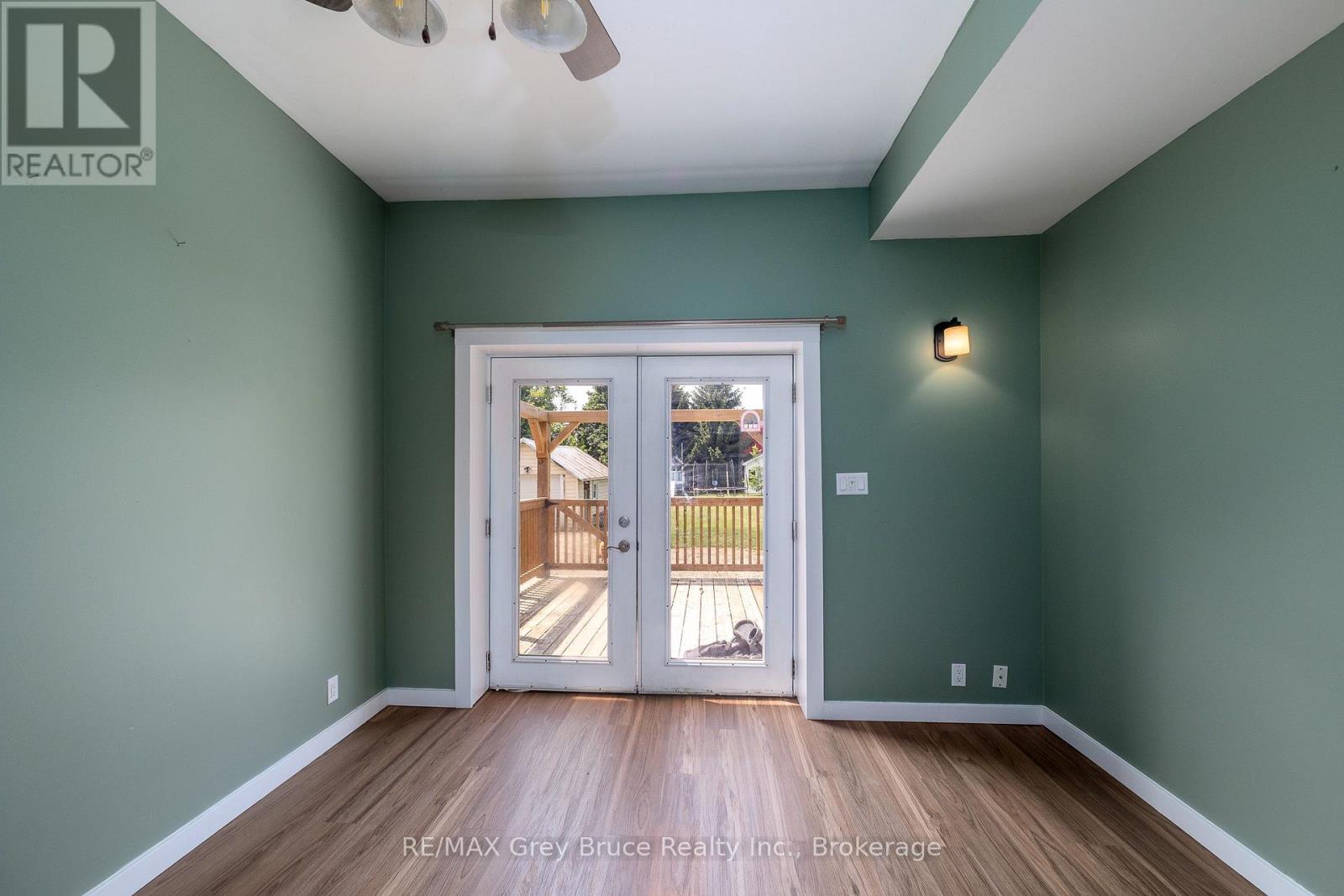 74 YONGE STREET S - 5