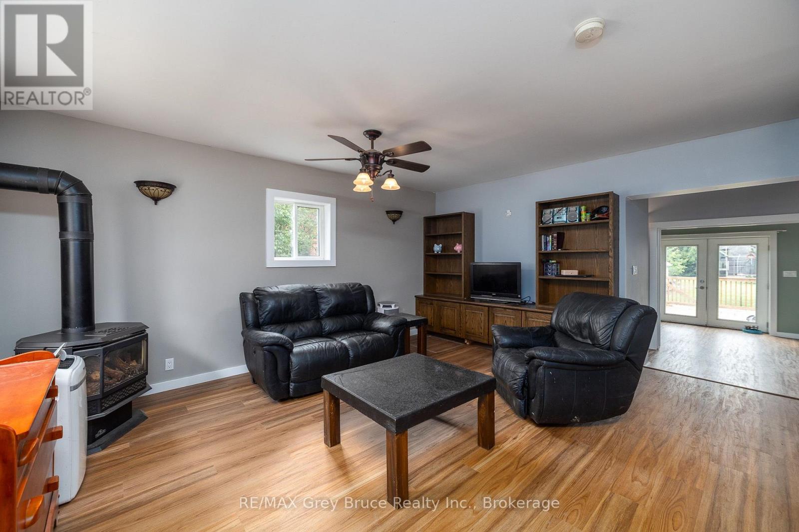 74 YONGE STREET S - 8