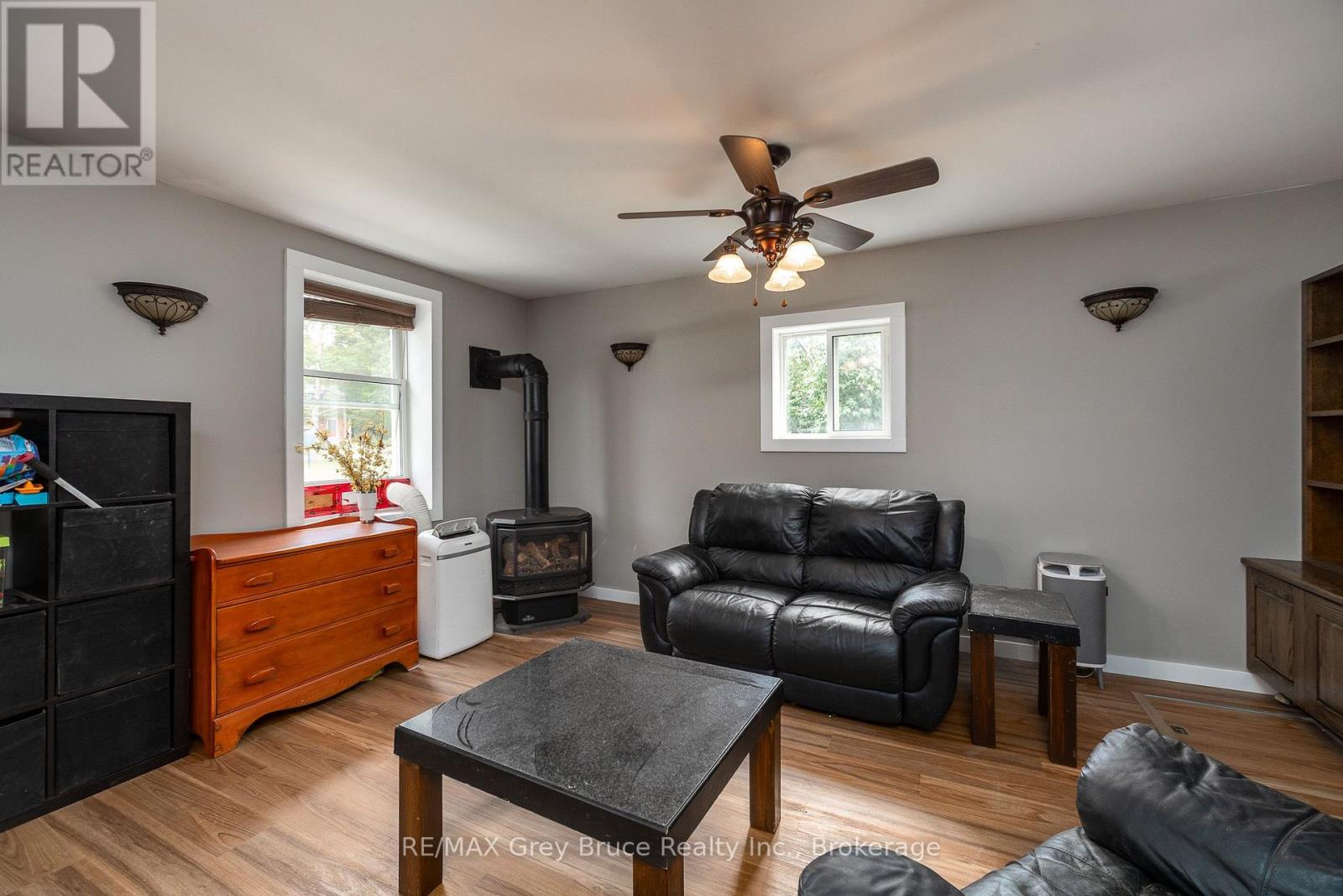 74 YONGE STREET S - 9