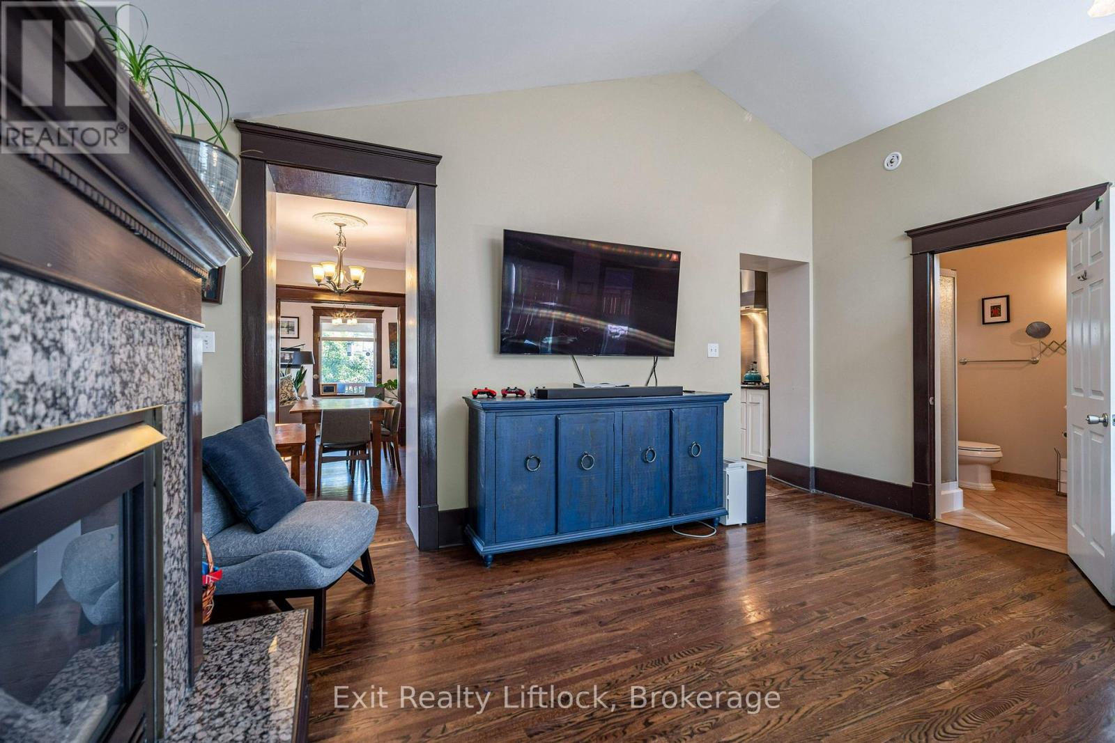 251 PRINCE STREET - 17