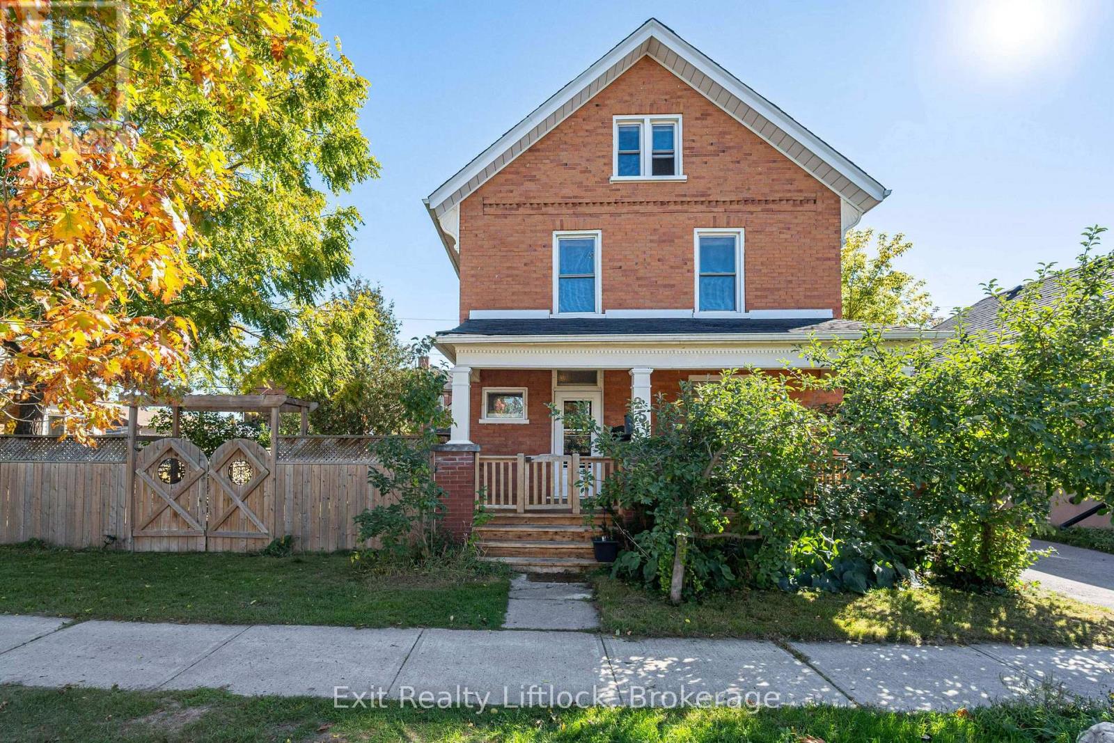 251 PRINCE STREET - 2